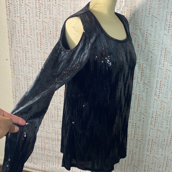 Beautiful blouse - Picture 4 of 9